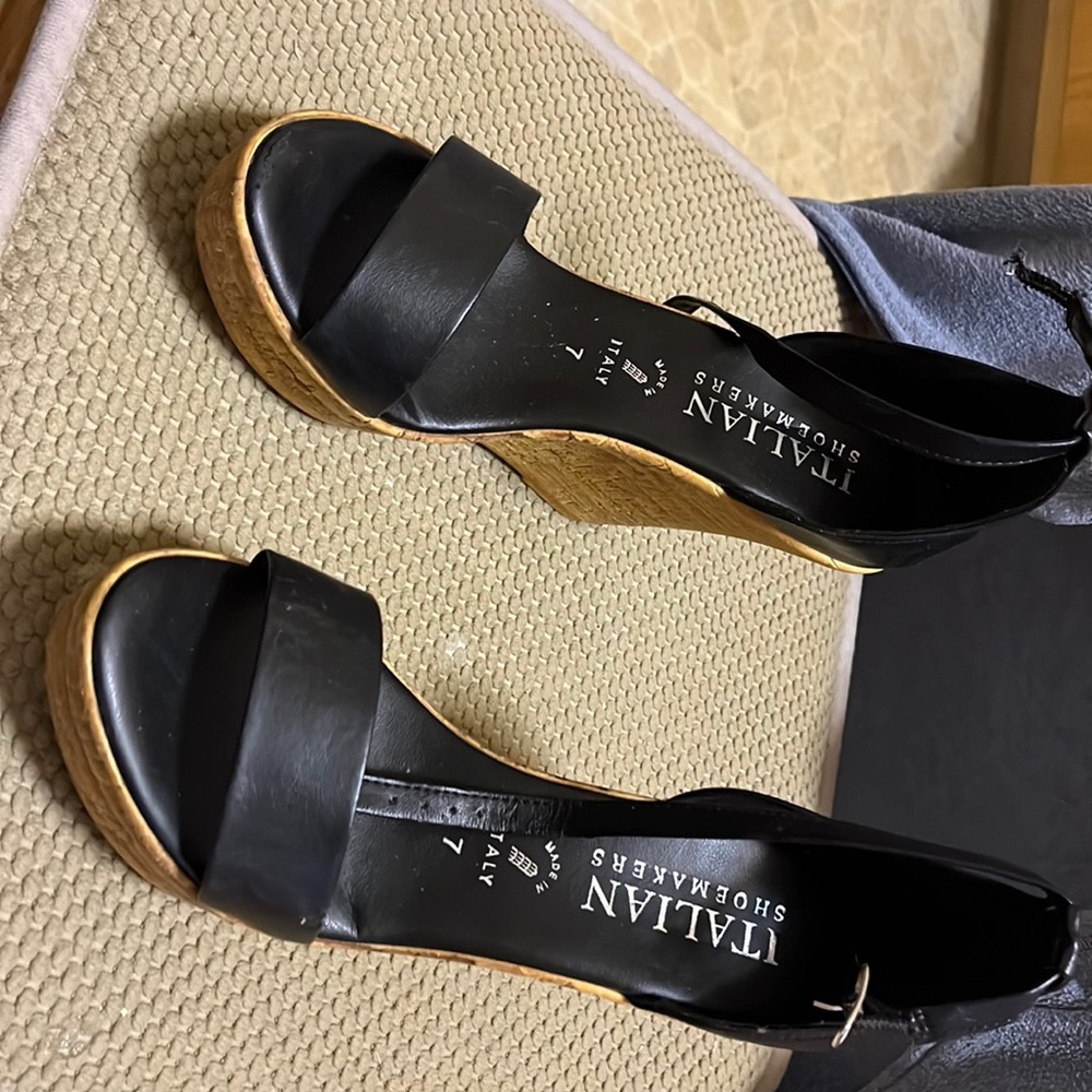 Black cork shoes. Great condition. Barely worn.